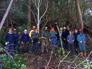 Trainees at a 'Lever and Mulch' site in NTS Inverewe Gardens